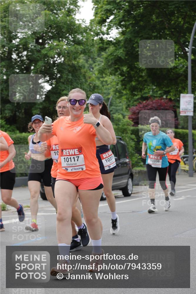 15.06.2025 - REWE Women's Run Jannik Wohlers http://msf.ph/oto/7943359 15.06.2025 08:28:54 Laufen 10, 10117, 10311, 10338 meine-sportfotos.de