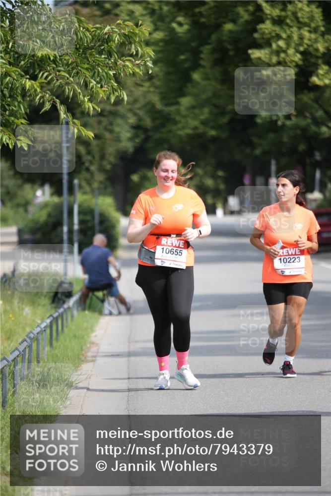 15.06.2025 - REWE Women's Run Jannik Wohlers http://msf.ph/oto/7943379 15.06.2025 10:01:59 Laufen 10655, 10223 meine-sportfotos.de