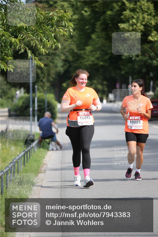 15.06.2025 - REWE Women's Run Jannik Wohlers http://msf.ph/oto/7943383 15.06.2025 10:01:59 Laufen 10655, 10223 meine-sportfotos.de