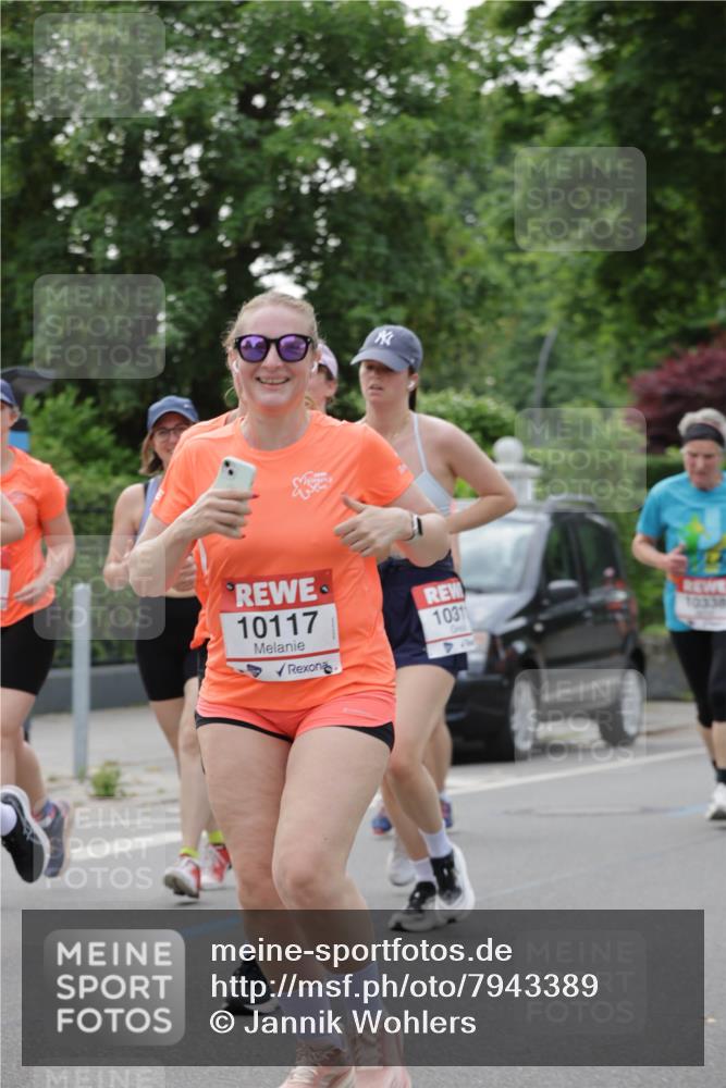 15.06.2025 - REWE Women's Run Jannik Wohlers http://msf.ph/oto/7943389 15.06.2025 08:28:55 Laufen 10117, 1031, 477, 10330 meine-sportfotos.de