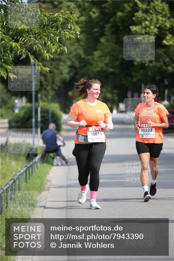 15.06.2025 - REWE Women's Run Jannik Wohlers http://msf.ph/oto/7943390 15.06.2025 10:01:59 Laufen 10655, 10223 meine-sportfotos.de