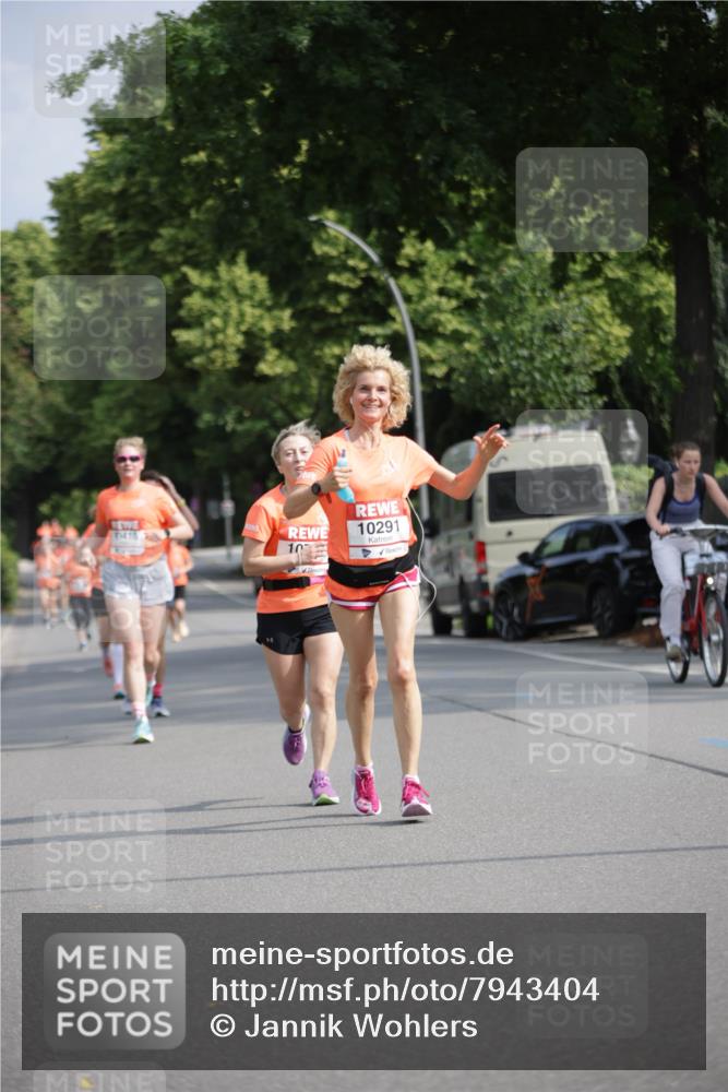 15.06.2025 - REWE Women's Run Jannik Wohlers http://msf.ph/oto/7943404 15.06.2025 08:47:10 Laufen 410, 10, 10291 meine-sportfotos.de