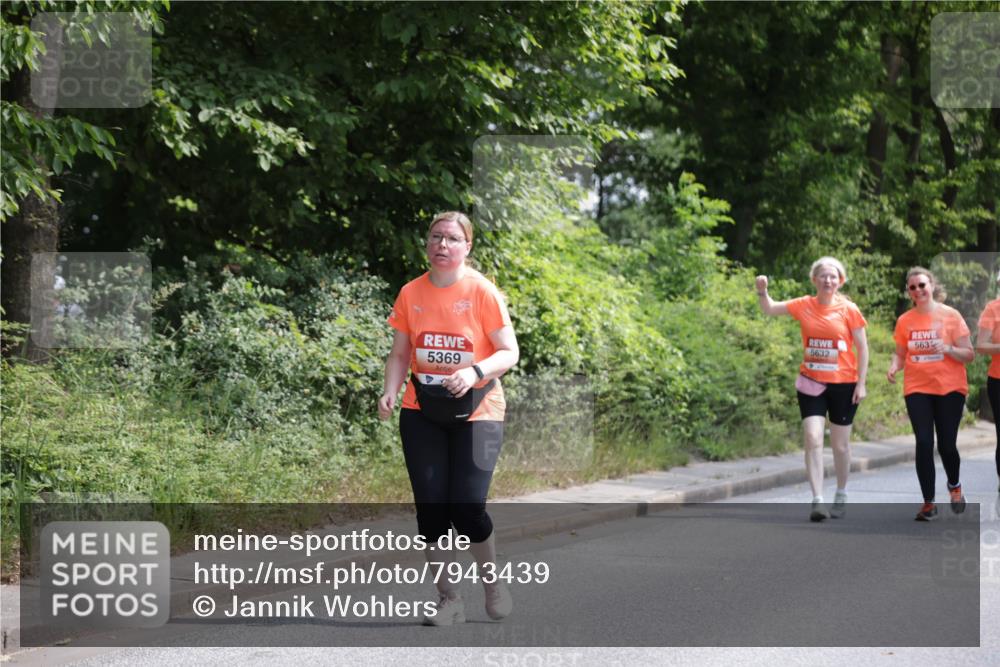 15.06.2025 - REWE Women's Run Jannik Wohlers http://msf.ph/oto/7943439 15.06.2025 10:16:40 Laufen 5369, 5632, 563 meine-sportfotos.de