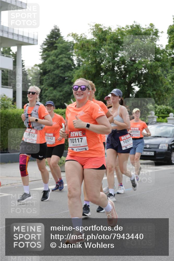 15.06.2025 - REWE Women's Run Jannik Wohlers http://msf.ph/oto/7943440 15.06.2025 08:28:55 Laufen 10810, 10242, 10117, 10311, 0500, 1043 meine-sportfotos.de