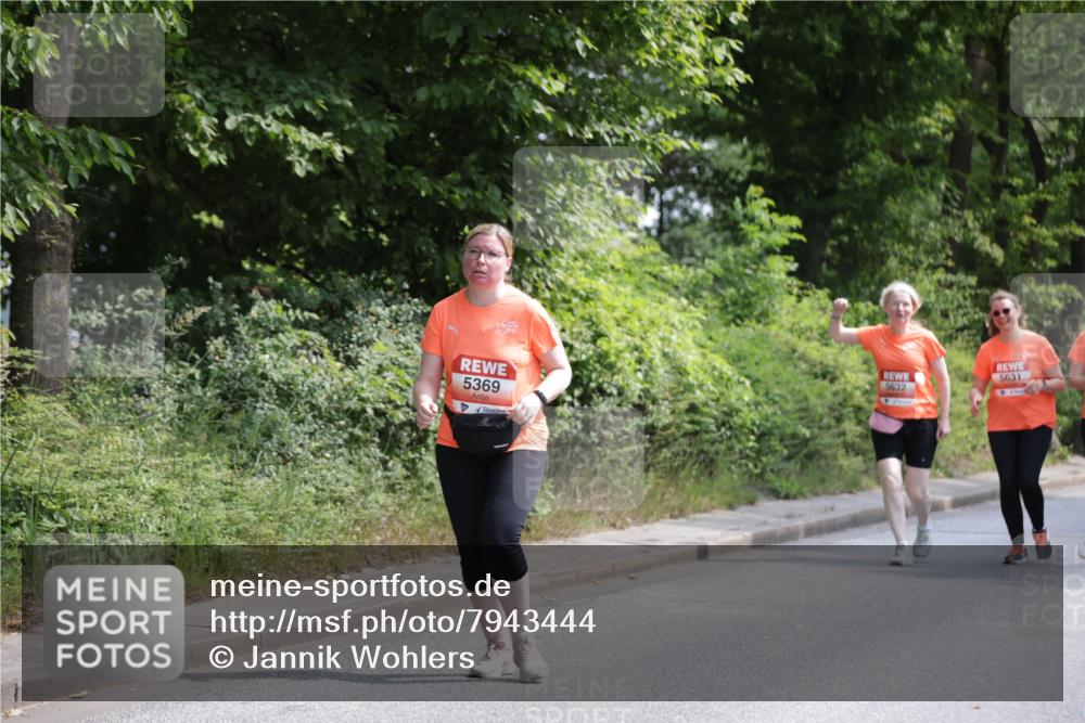 15.06.2025 - REWE Women's Run Jannik Wohlers http://msf.ph/oto/7943444 15.06.2025 10:16:40 Laufen 5369, 5631, 5632 meine-sportfotos.de