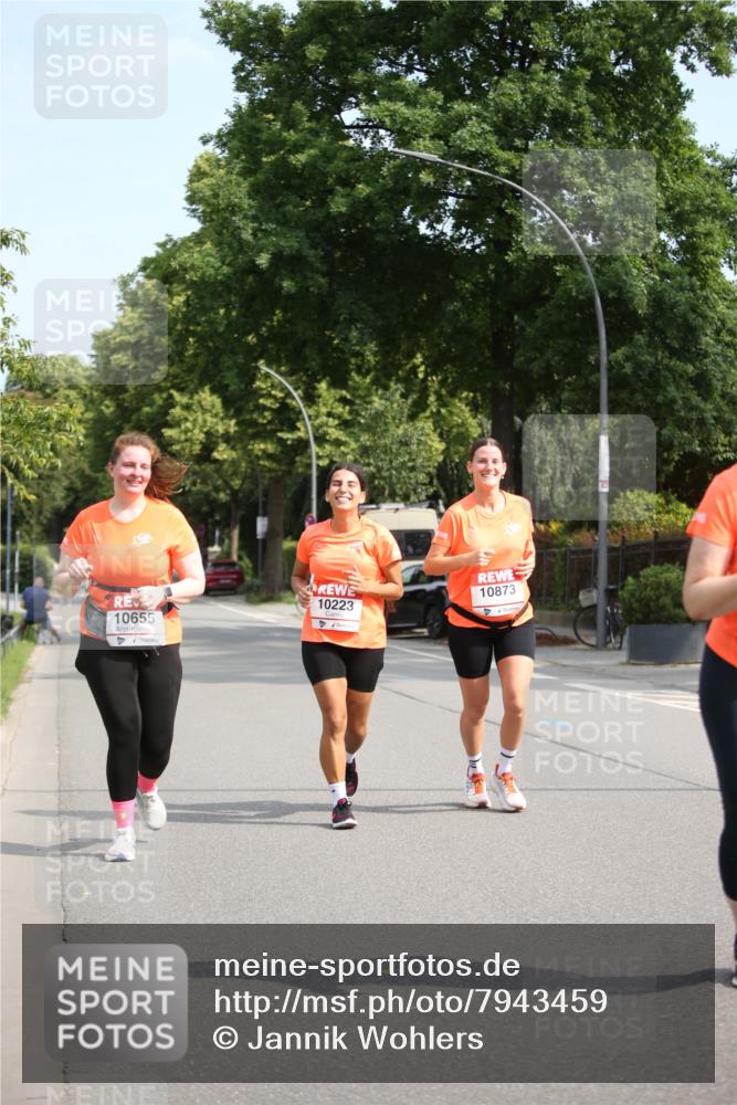 15.06.2025 - REWE Women's Run Jannik Wohlers http://msf.ph/oto/7943459 15.06.2025 10:02:03 Laufen 4, 10873, 10223, 10655 meine-sportfotos.de