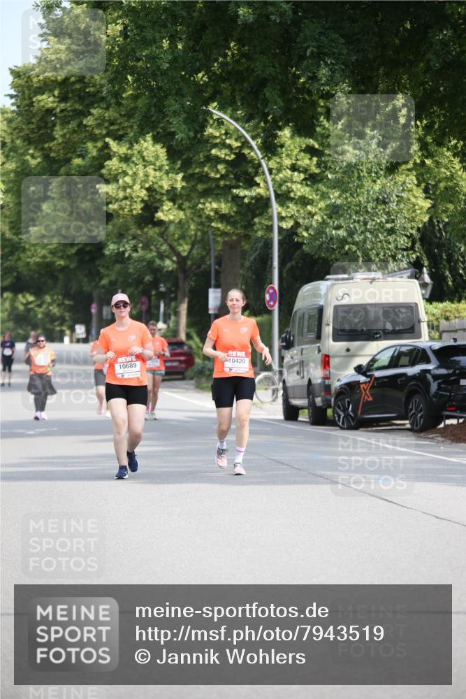 15.06.2025 - REWE Women's Run Jannik Wohlers http://msf.ph/oto/7943519 15.06.2025 10:02:40 Laufen 5, 40420, 10689 meine-sportfotos.de
