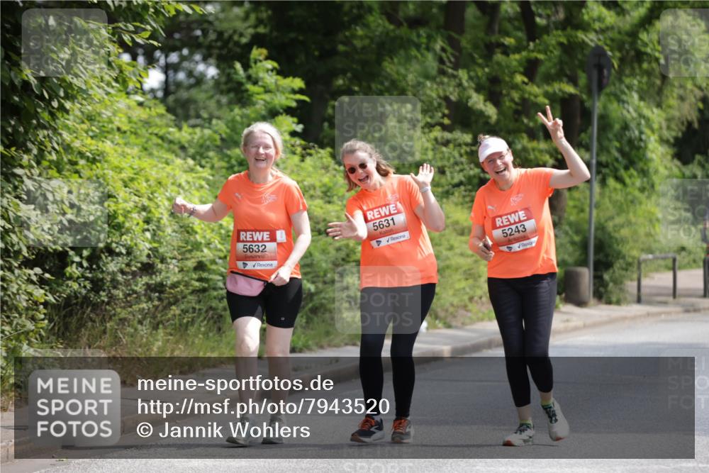 15.06.2025 - REWE Women's Run Jannik Wohlers http://msf.ph/oto/7943520 15.06.2025 10:16:42 Laufen 5632, 5631, 5243 meine-sportfotos.de