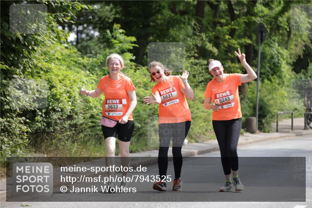 15.06.2025 - REWE Women's Run Jannik Wohlers http://msf.ph/oto/7943525 15.06.2025 10:16:42 Laufen 5632, 5631, 5243 meine-sportfotos.de