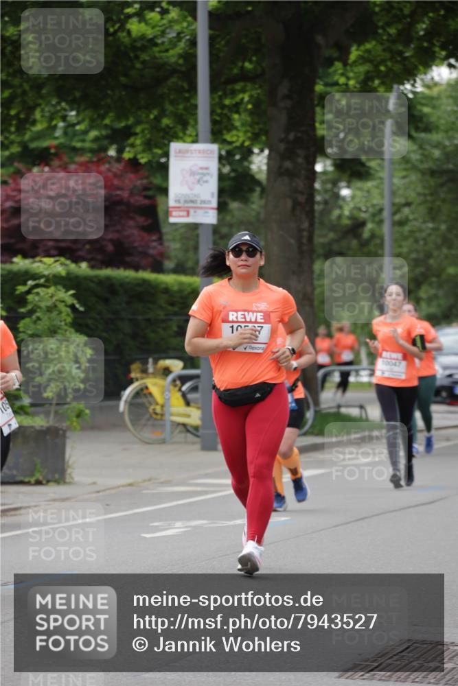 15.06.2025 - REWE Women's Run Jannik Wohlers http://msf.ph/oto/7943527 15.06.2025 08:28:57 Laufen 107 meine-sportfotos.de