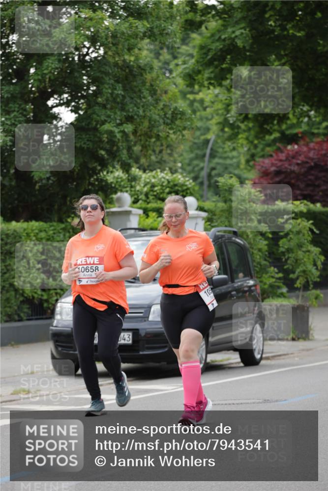 15.06.2025 - REWE Women's Run Jannik Wohlers http://msf.ph/oto/7943541 15.06.2025 08:28:58 Laufen 10658, 143 meine-sportfotos.de