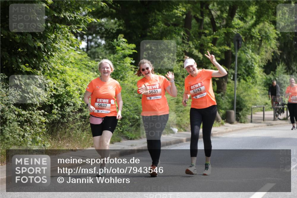 15.06.2025 - REWE Women's Run Jannik Wohlers http://msf.ph/oto/7943546 15.06.2025 10:16:43 Laufen 5632, 5631, 5243 meine-sportfotos.de