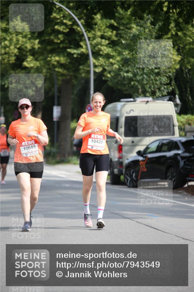 15.06.2025 - REWE Women's Run Jannik Wohlers http://msf.ph/oto/7943549 15.06.2025 10:02:42 Laufen 10689, 10420 meine-sportfotos.de