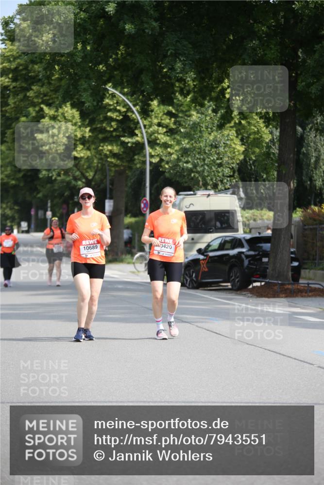15.06.2025 - REWE Women's Run Jannik Wohlers http://msf.ph/oto/7943551 15.06.2025 10:02:43 Laufen 10689, 0420 meine-sportfotos.de