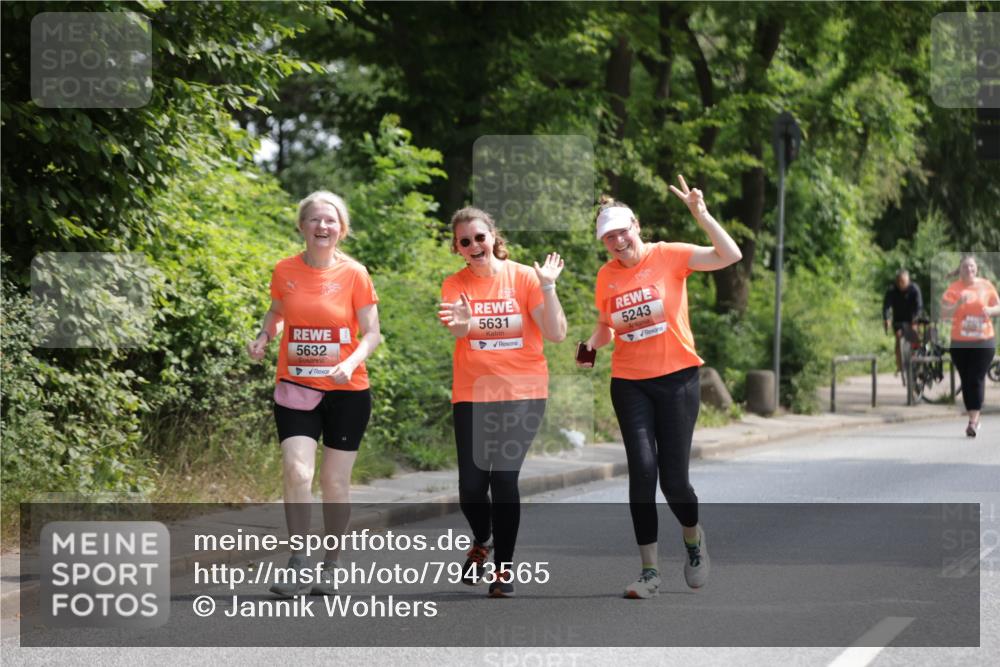15.06.2025 - REWE Women's Run Jannik Wohlers http://msf.ph/oto/7943565 15.06.2025 10:16:43 Laufen 5632, 5631, 5243 meine-sportfotos.de