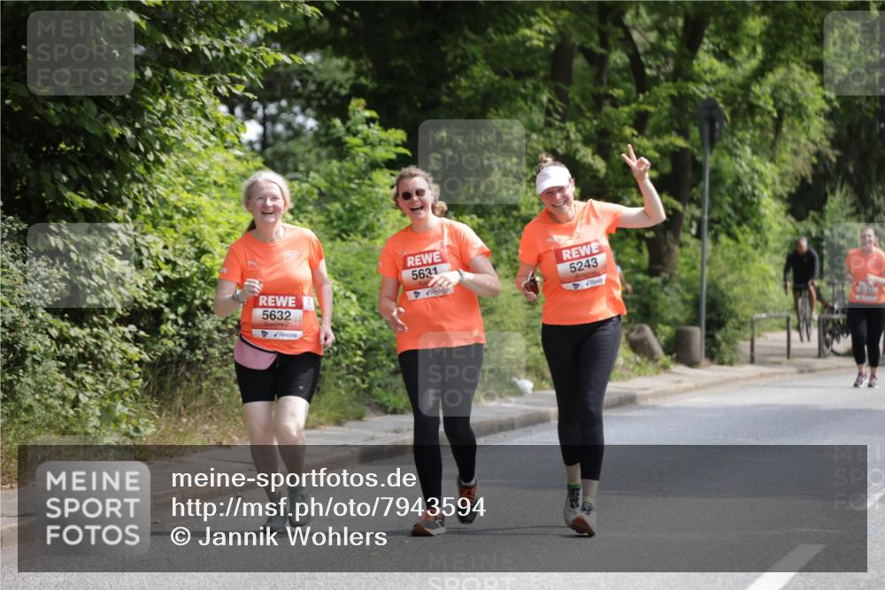 15.06.2025 - REWE Women's Run Jannik Wohlers http://msf.ph/oto/7943594 15.06.2025 10:16:43 Laufen 5632, 5631, 5243 meine-sportfotos.de
