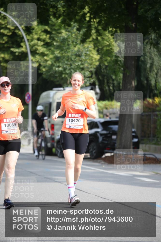 15.06.2025 - REWE Women's Run Jannik Wohlers http://msf.ph/oto/7943600 15.06.2025 10:02:44 Laufen 10689, 10420 meine-sportfotos.de