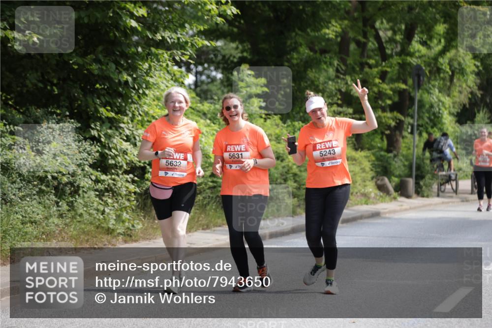 15.06.2025 - REWE Women's Run Jannik Wohlers http://msf.ph/oto/7943650 15.06.2025 10:16:44 Laufen 5632, 5631, 5243 meine-sportfotos.de