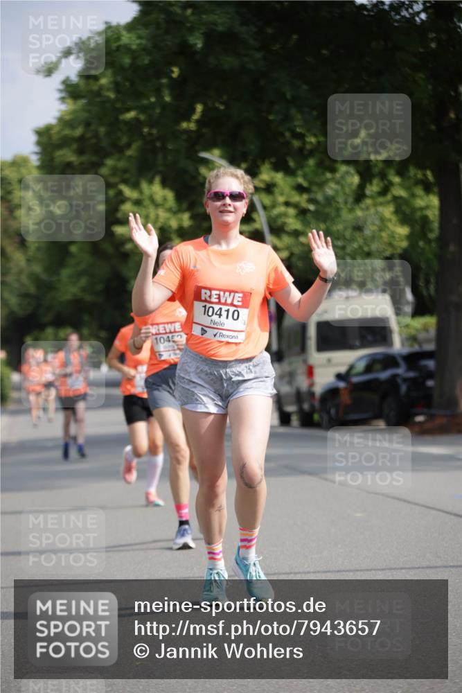 15.06.2025 - REWE Women's Run Jannik Wohlers http://msf.ph/oto/7943657 15.06.2025 08:47:13 Laufen 10452, 10410 meine-sportfotos.de