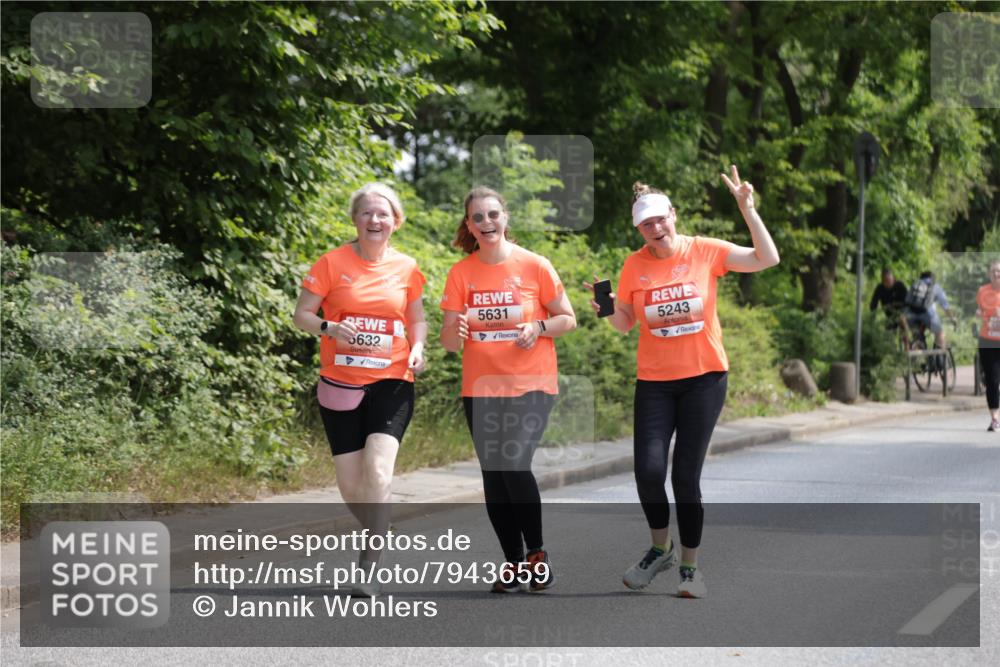 15.06.2025 - REWE Women's Run Jannik Wohlers http://msf.ph/oto/7943659 15.06.2025 10:16:44 Laufen 5631, 5632, 5243 meine-sportfotos.de