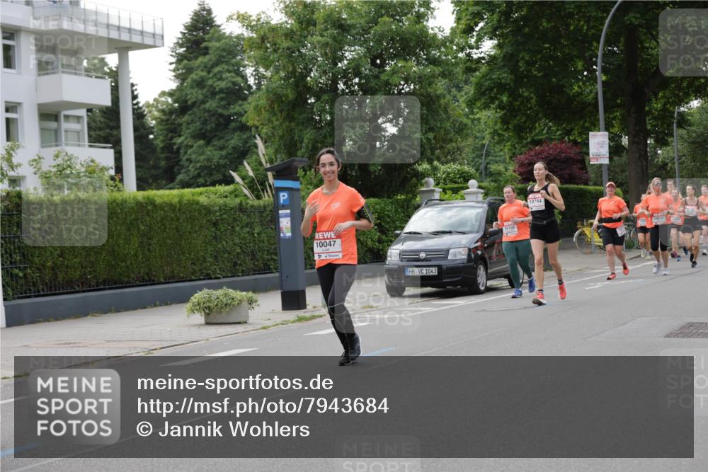 15.06.2025 - REWE Women's Run Jannik Wohlers http://msf.ph/oto/7943684 15.06.2025 08:29:05 Laufen 10047, 1043, 10784, 10632 meine-sportfotos.de