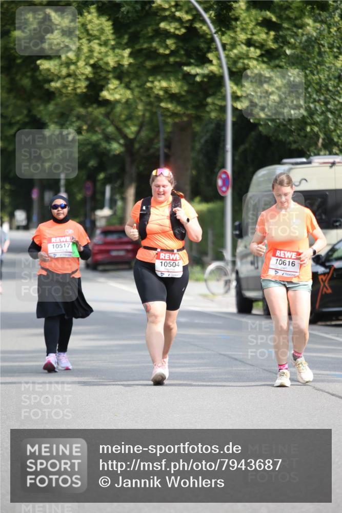 15.06.2025 - REWE Women's Run Jannik Wohlers http://msf.ph/oto/7943687 15.06.2025 10:02:52 Laufen 10517, 10504, 10616 meine-sportfotos.de
