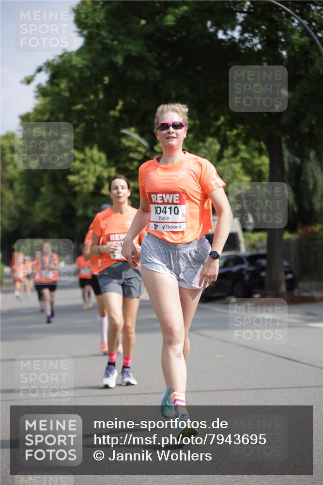 15.06.2025 - REWE Women's Run Jannik Wohlers http://msf.ph/oto/7943695 15.06.2025 08:47:14 Laufen 10410 meine-sportfotos.de