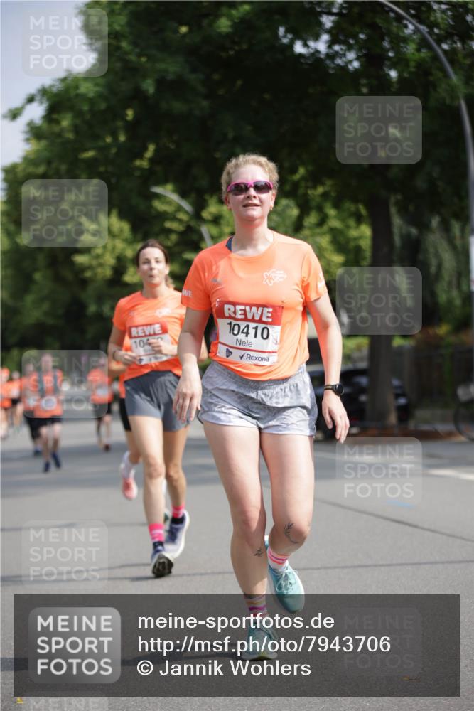15.06.2025 - REWE Women's Run Jannik Wohlers http://msf.ph/oto/7943706 15.06.2025 08:47:14 Laufen 104, 10410 meine-sportfotos.de