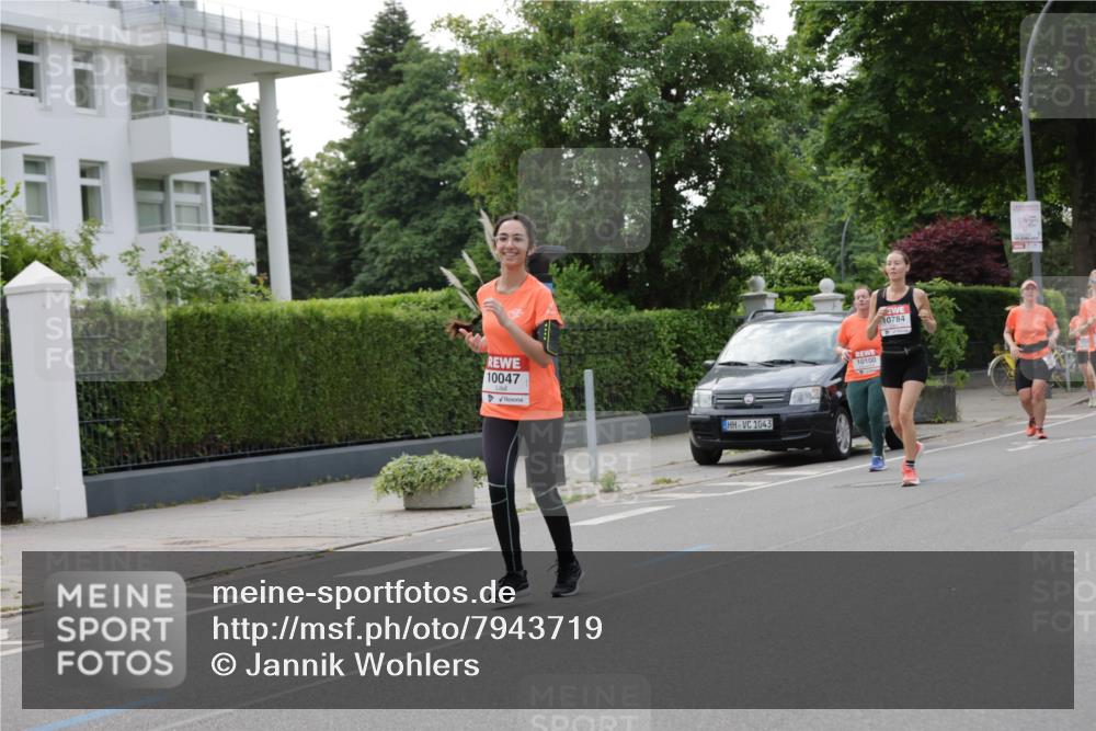 15.06.2025 - REWE Women's Run Jannik Wohlers http://msf.ph/oto/7943719 15.06.2025 08:29:05 Laufen 10047, 1043, 10100, 10784 meine-sportfotos.de