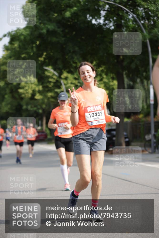 15.06.2025 - REWE Women's Run Jannik Wohlers http://msf.ph/oto/7943735 15.06.2025 08:47:15 Laufen 109, 10452 meine-sportfotos.de