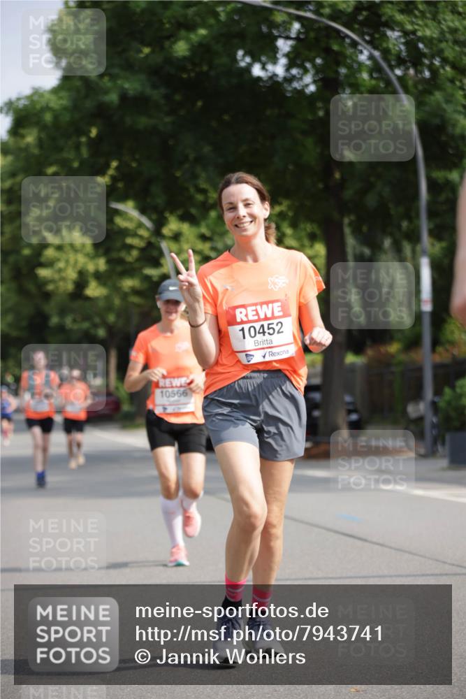 15.06.2025 - REWE Women's Run Jannik Wohlers http://msf.ph/oto/7943741 15.06.2025 08:47:15 Laufen 10566, 10452 meine-sportfotos.de