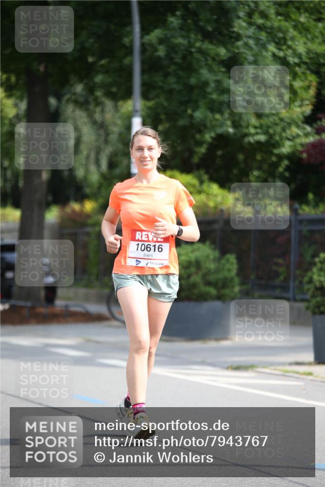 15.06.2025 - REWE Women's Run Jannik Wohlers http://msf.ph/oto/7943767 15.06.2025 10:02:56 Laufen 10616 meine-sportfotos.de
