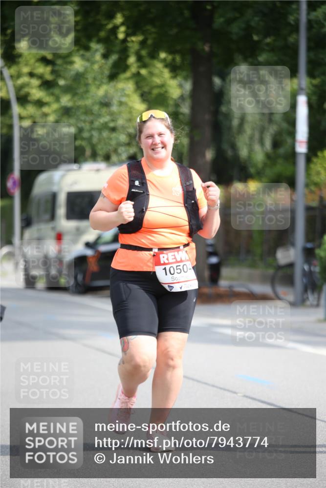 15.06.2025 - REWE Women's Run Jannik Wohlers http://msf.ph/oto/7943774 15.06.2025 10:02:57 Laufen 10504 meine-sportfotos.de