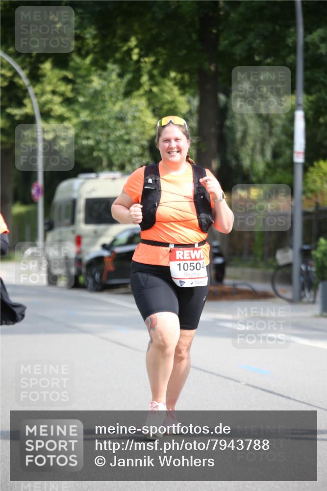 15.06.2025 - REWE Women's Run Jannik Wohlers http://msf.ph/oto/7943788 15.06.2025 10:02:57 Laufen 10504 meine-sportfotos.de