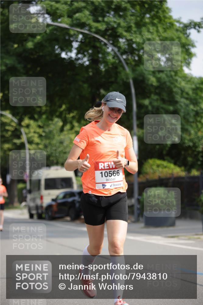 15.06.2025 - REWE Women's Run Jannik Wohlers http://msf.ph/oto/7943810 15.06.2025 08:47:17 Laufen 10566 meine-sportfotos.de