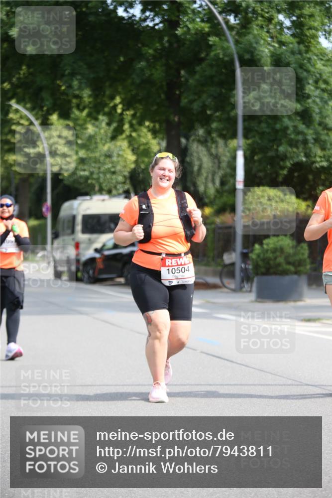 15.06.2025 - REWE Women's Run Jannik Wohlers http://msf.ph/oto/7943811 15.06.2025 10:02:57 Laufen 05, 10504 meine-sportfotos.de