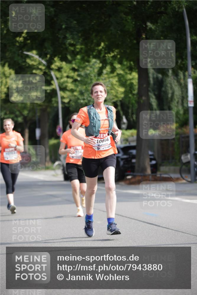 15.06.2025 - REWE Women's Run Jannik Wohlers http://msf.ph/oto/7943880 15.06.2025 08:47:20 Laufen 10856 meine-sportfotos.de