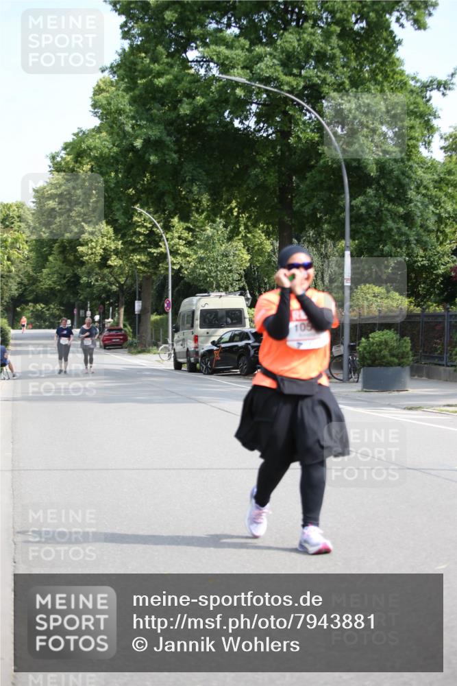 15.06.2025 - REWE Women's Run Jannik Wohlers http://msf.ph/oto/7943881 15.06.2025 10:03:01 Laufen 105 meine-sportfotos.de