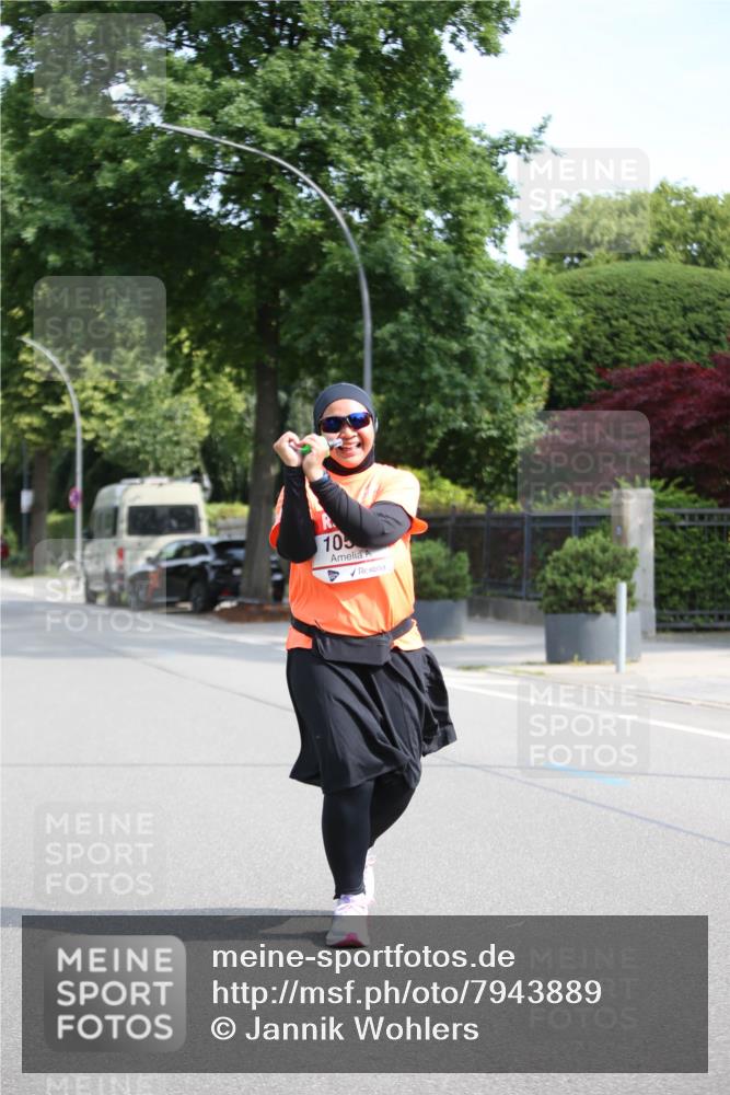 15.06.2025 - REWE Women's Run Jannik Wohlers http://msf.ph/oto/7943889 15.06.2025 10:03:01 Laufen  meine-sportfotos.de