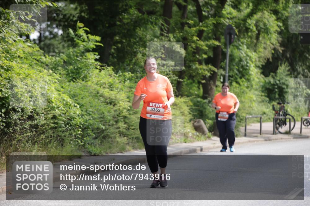 15.06.2025 - REWE Women's Run Jannik Wohlers http://msf.ph/oto/7943916 15.06.2025 10:16:54 Laufen 5363, 6267 meine-sportfotos.de