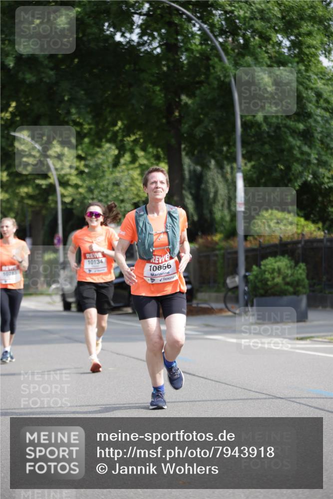15.06.2025 - REWE Women's Run Jannik Wohlers http://msf.ph/oto/7943918 15.06.2025 08:47:21 Laufen 10134, 10856 meine-sportfotos.de