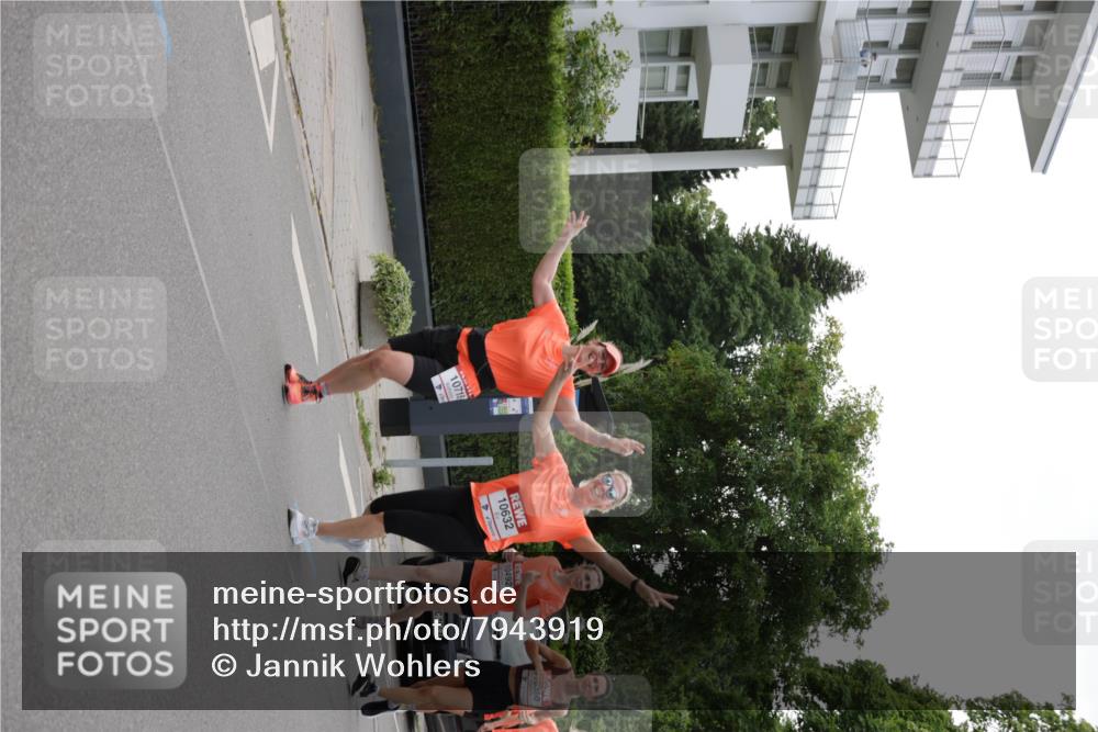 15.06.2025 - REWE Women's Run Jannik Wohlers http://msf.ph/oto/7943919 15.06.2025 08:29:11 Laufen 10718, 10632, 360, 10492, 1043 meine-sportfotos.de