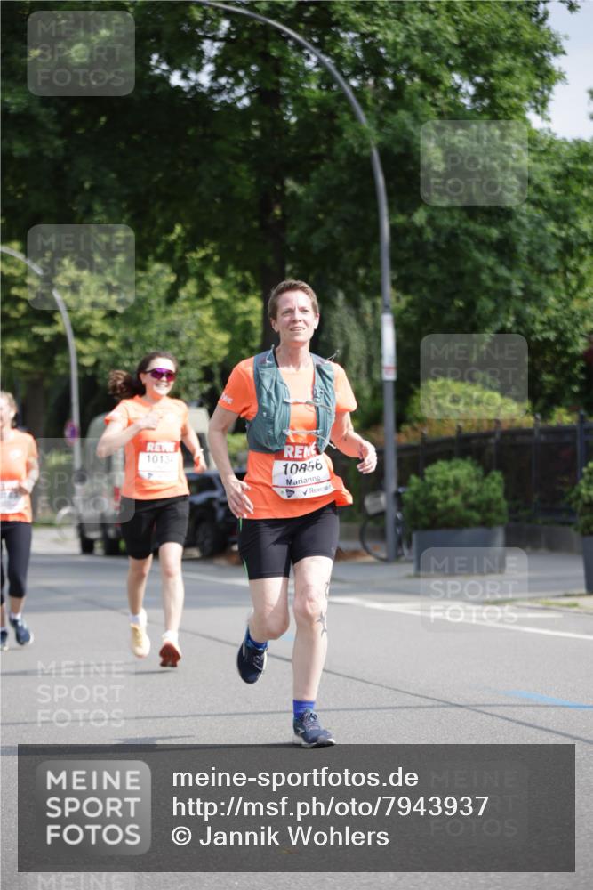 15.06.2025 - REWE Women's Run Jannik Wohlers http://msf.ph/oto/7943937 15.06.2025 08:47:21 Laufen 1013, 10856 meine-sportfotos.de