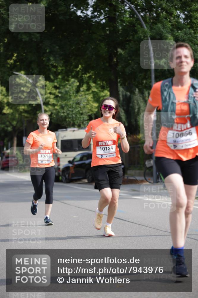 15.06.2025 - REWE Women's Run Jannik Wohlers http://msf.ph/oto/7943976 15.06.2025 08:47:22 Laufen 10783, 10134, 1086 meine-sportfotos.de