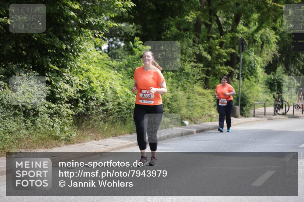 15.06.2025 - REWE Women's Run Jannik Wohlers http://msf.ph/oto/7943979 15.06.2025 10:16:56 Laufen 5363 meine-sportfotos.de