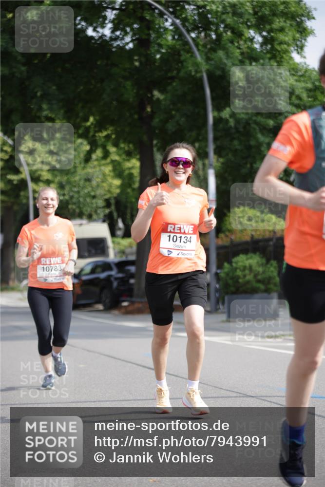 15.06.2025 - REWE Women's Run Jannik Wohlers http://msf.ph/oto/7943991 15.06.2025 08:47:22 Laufen 10783, 10134 meine-sportfotos.de