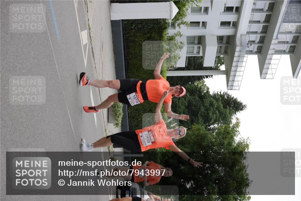 15.06.2025 - REWE Women's Run Jannik Wohlers http://msf.ph/oto/7943997 15.06.2025 08:29:11 Laufen 10718, 10632, 049 meine-sportfotos.de
