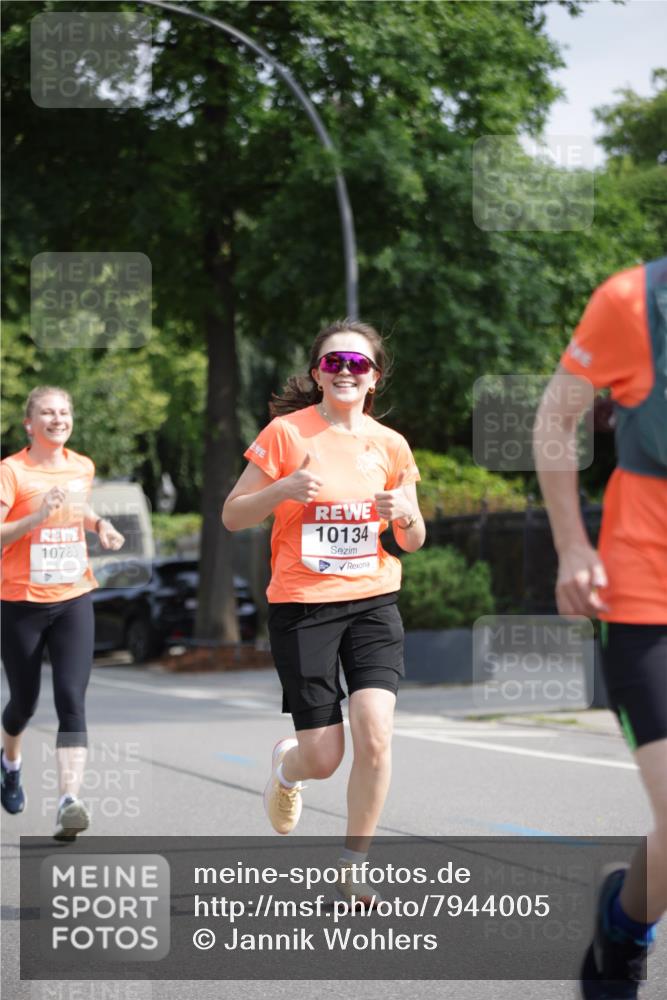 15.06.2025 - REWE Women's Run Jannik Wohlers http://msf.ph/oto/7944005 15.06.2025 08:47:23 Laufen 10134, 10783 meine-sportfotos.de