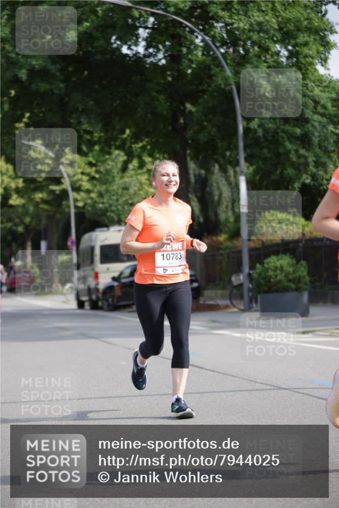 15.06.2025 - REWE Women's Run Jannik Wohlers http://msf.ph/oto/7944025 15.06.2025 08:47:23 Laufen 10783 meine-sportfotos.de