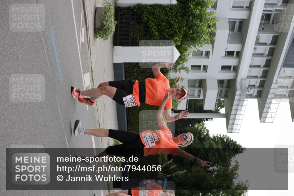 15.06.2025 - REWE Women's Run Jannik Wohlers http://msf.ph/oto/7944056 15.06.2025 08:29:11 Laufen 10718, 10632, 2, 10492 meine-sportfotos.de